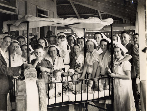 Christmas with children at the Rockhampton Hosptal 1939