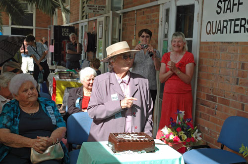 Mrs Elizabeth West (Francis) prepares to cut the cake